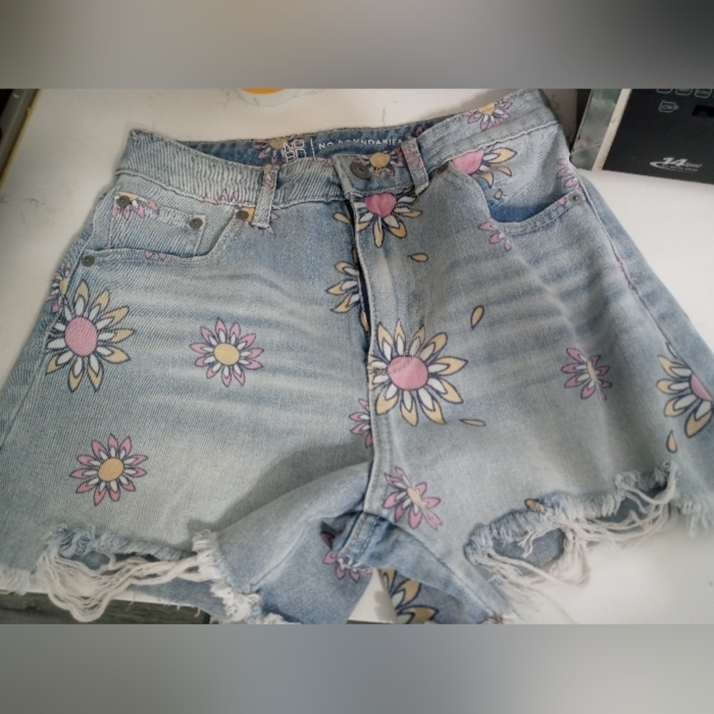 No Boundaries Hippie 70's style Floral Print denim cut off High Rise shorts JR 5